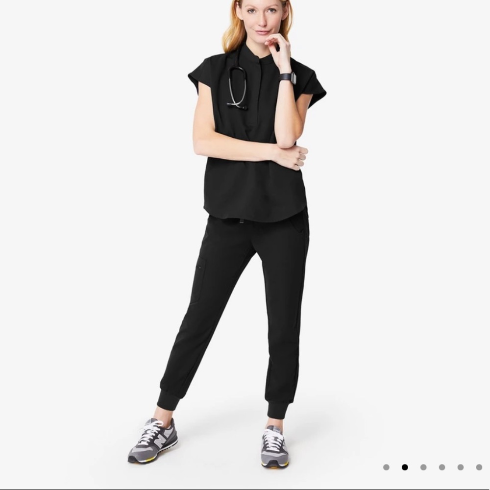 FIGS Zamora Black Jogger Scrub Medium Petite